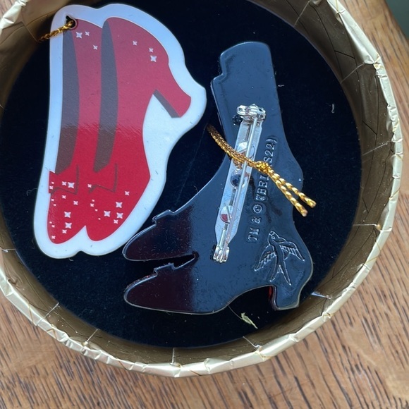 NIB Erstwilder Wicked Witch of the East Brooch - Picture 2 of 5